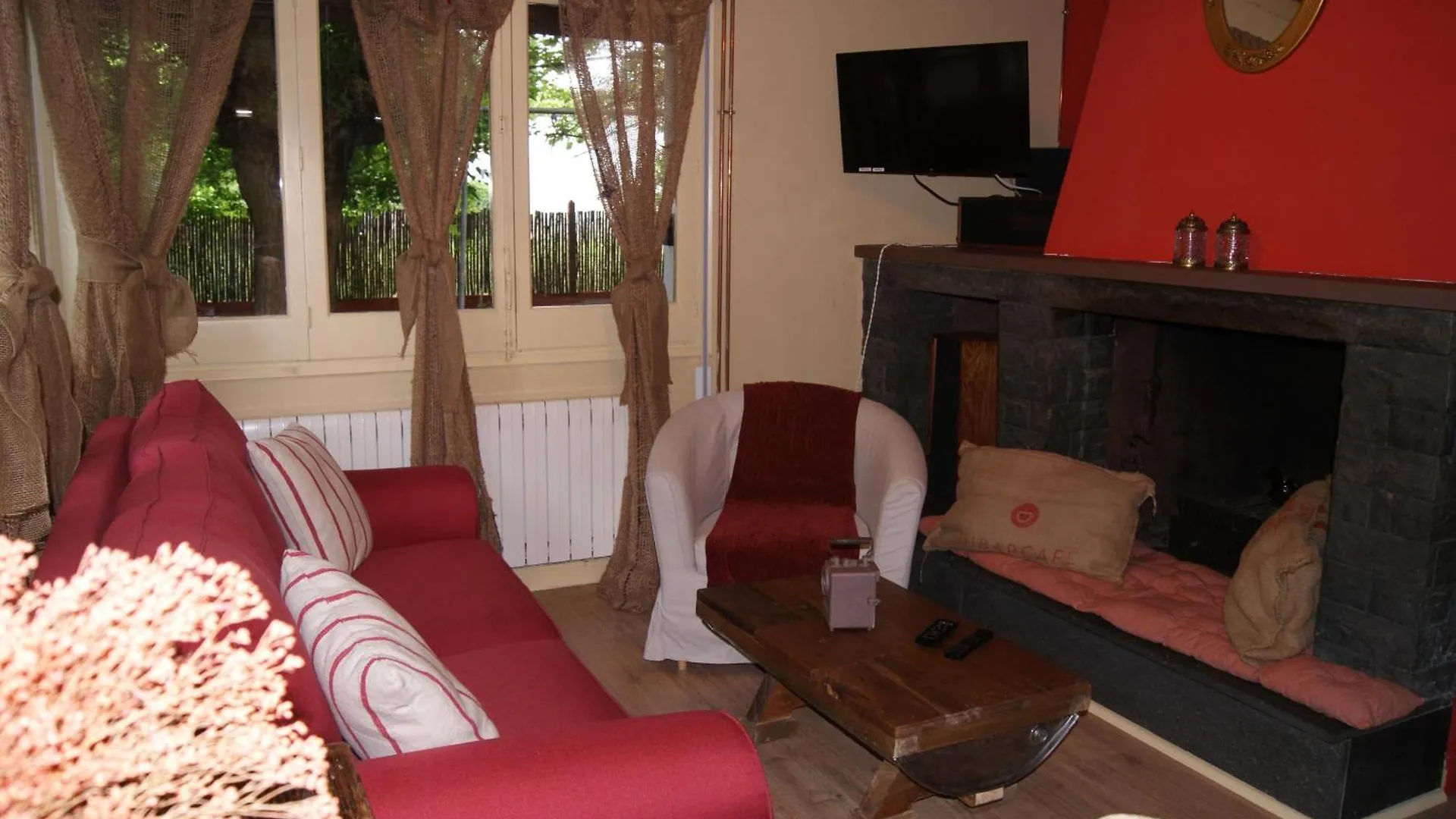 Apartamento Con Encanto Can Brugada Banyoles 0*,  Hiszpania